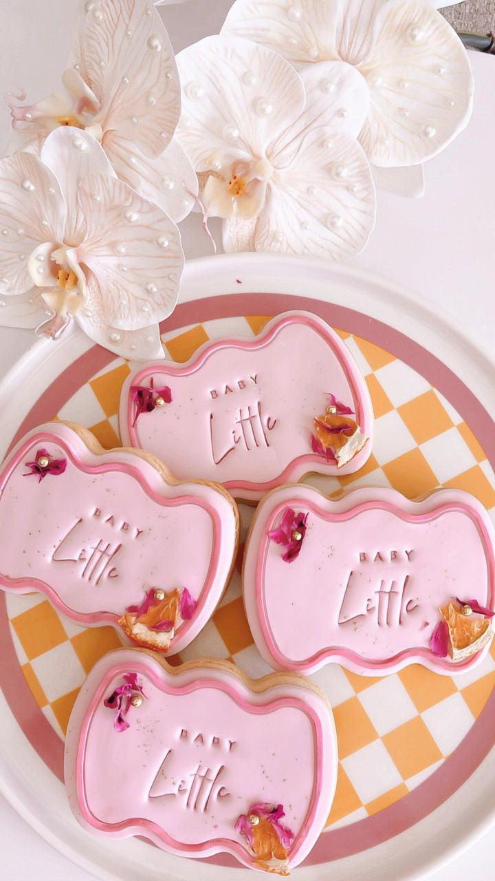 Wavy sign debosser and cutter