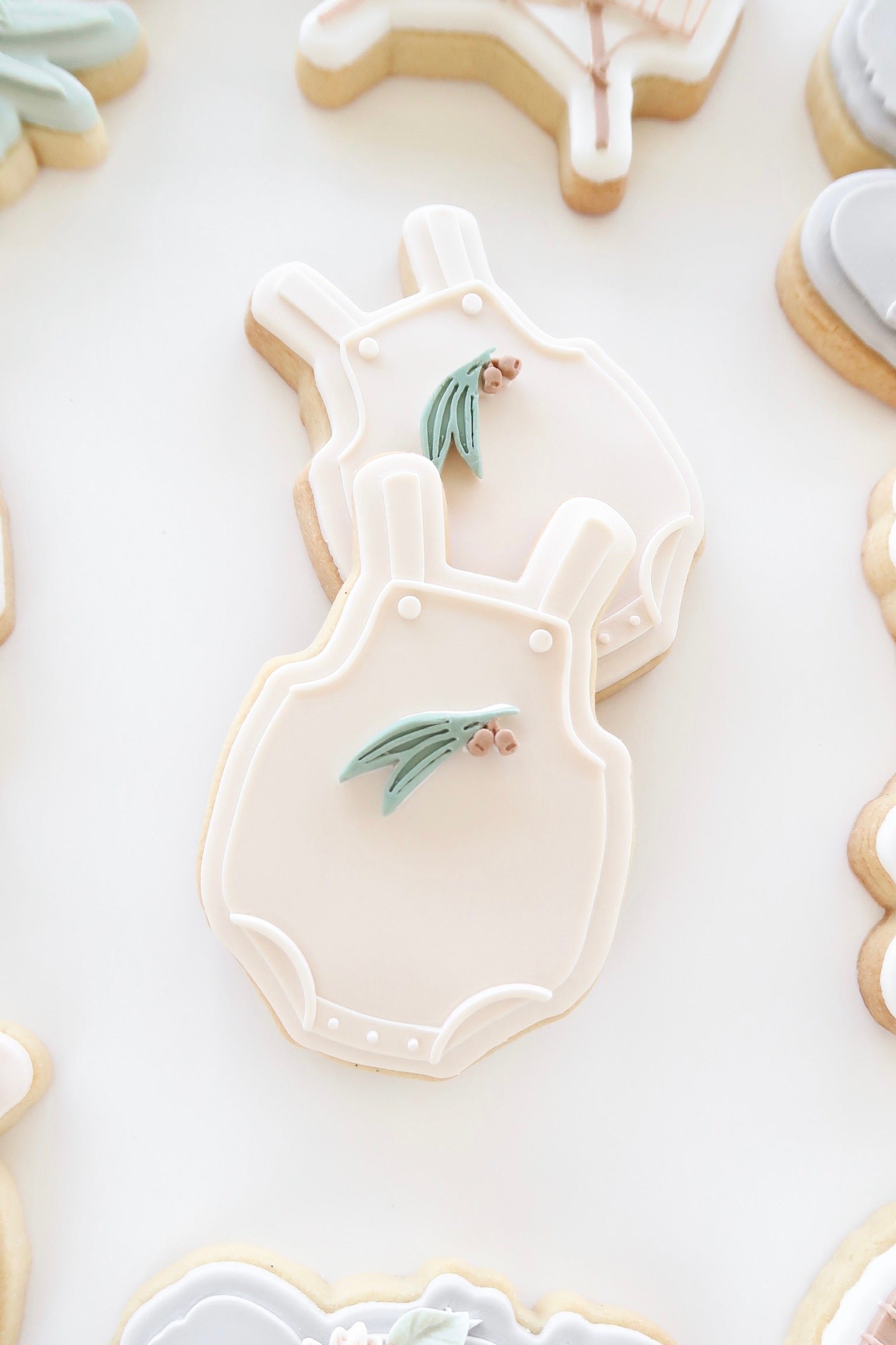 Simple sleeveless baby onesie stamp and cutter