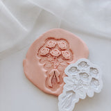 Bunch of vintage roses with floppy bow stamp and cutter