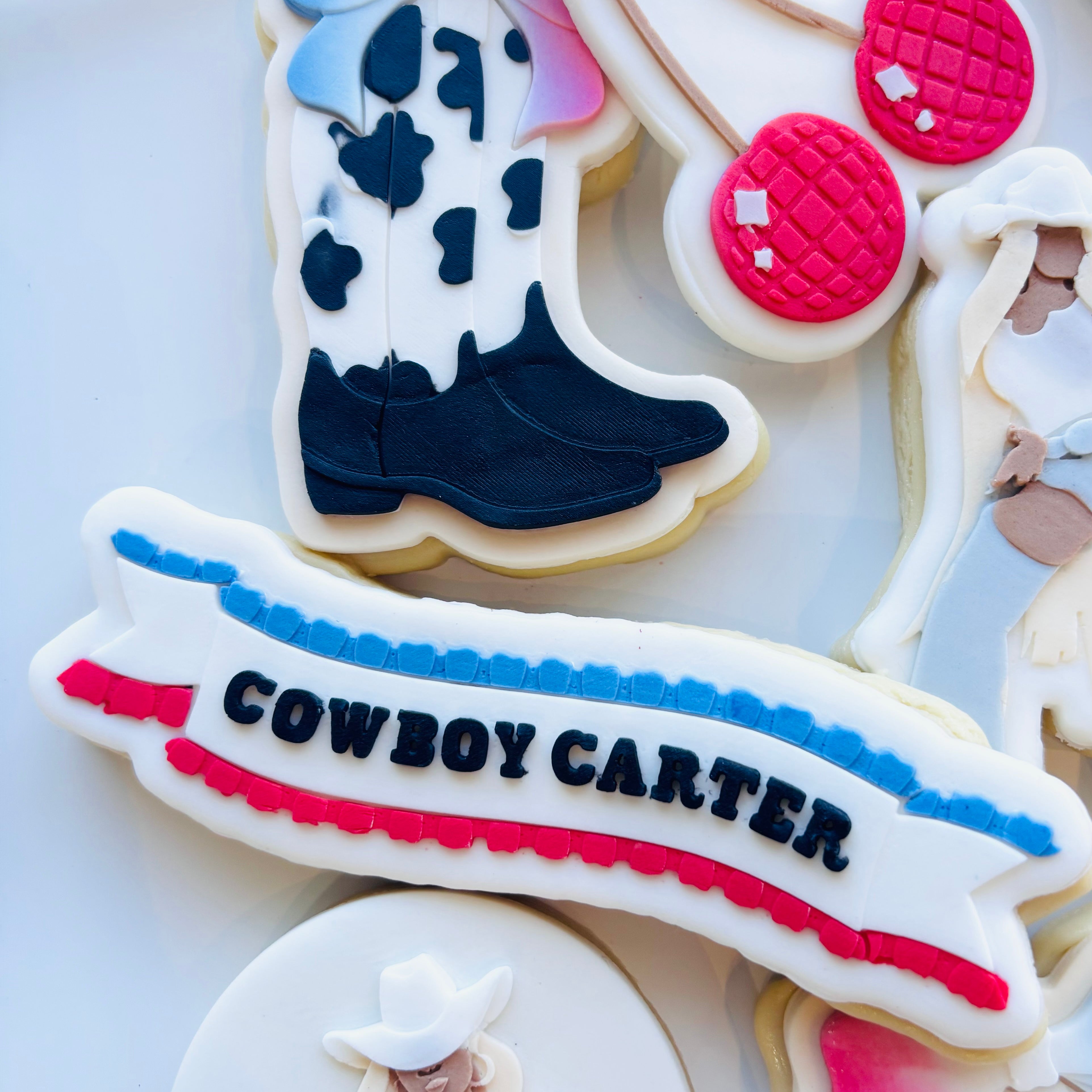 Cowgirl boots with bow stamp & cutter
