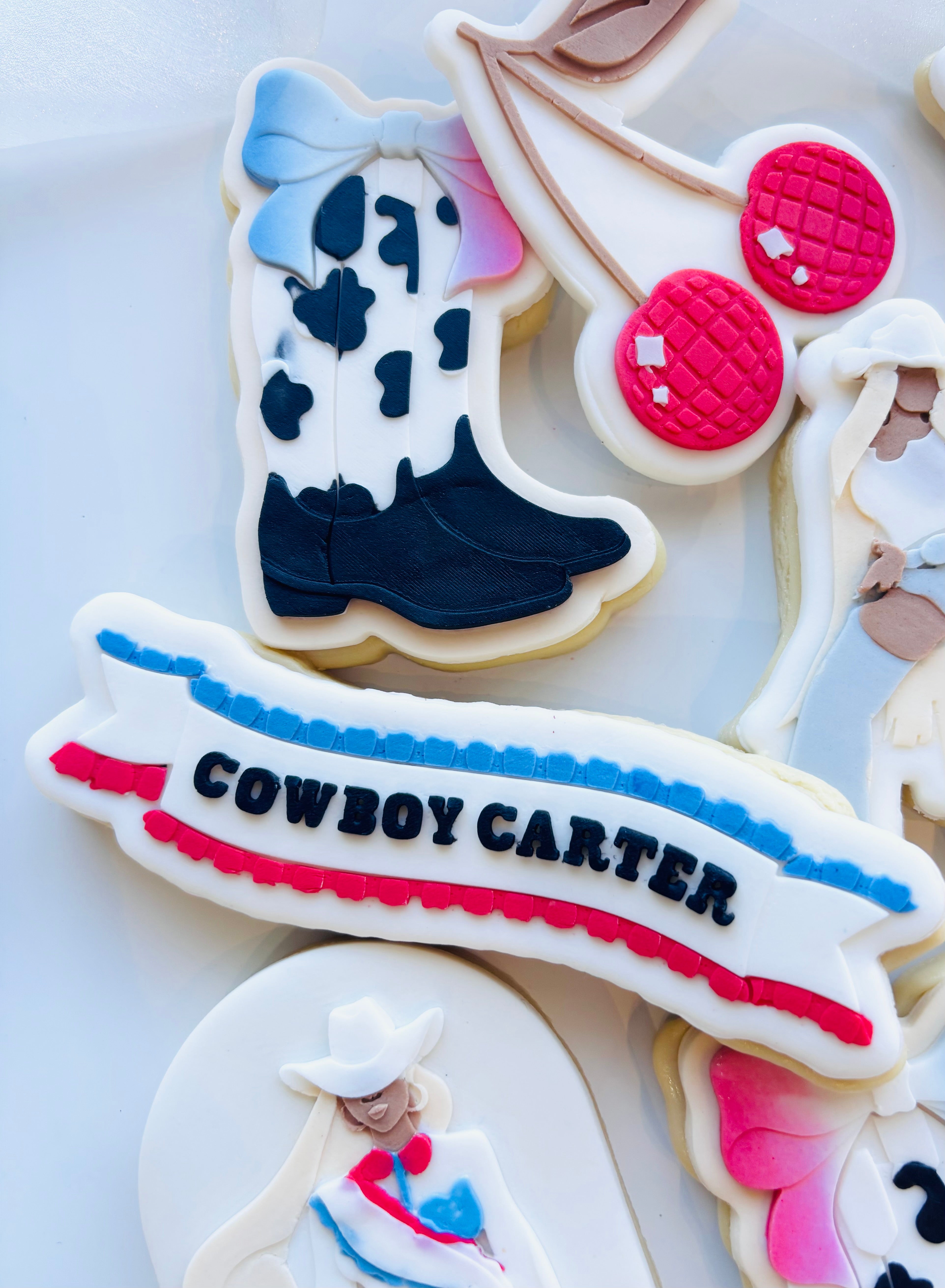 Cowgirl boots with bow stamp & cutter