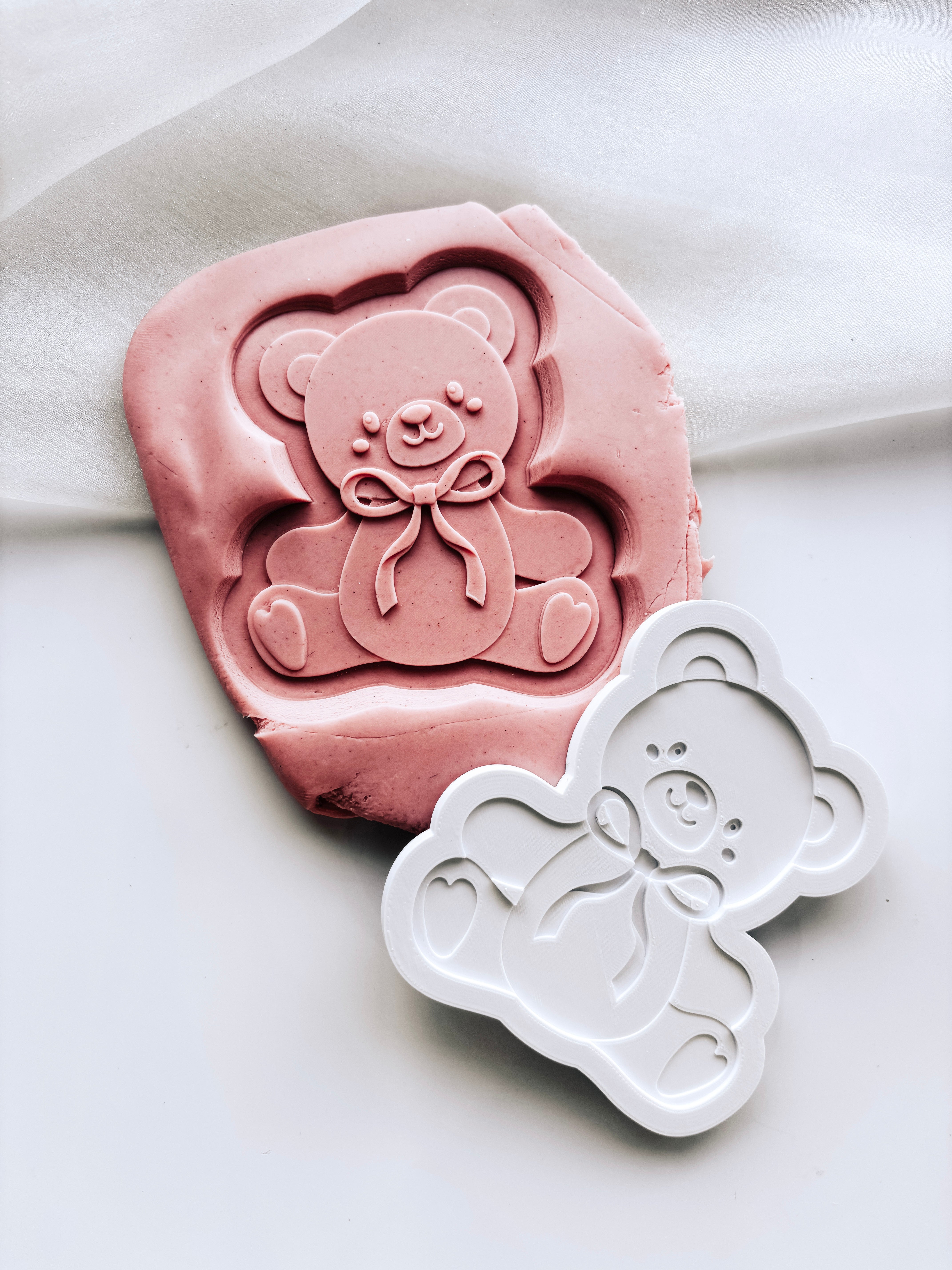Sweet sitting bear with bow string stamp & cutter