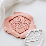 Punnet of blueberries stamp & cutter
