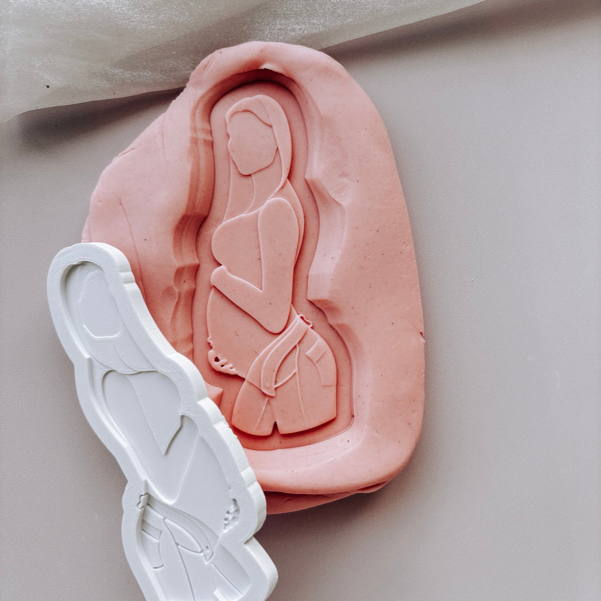 Simple Pregnancy belly debosser and cutter