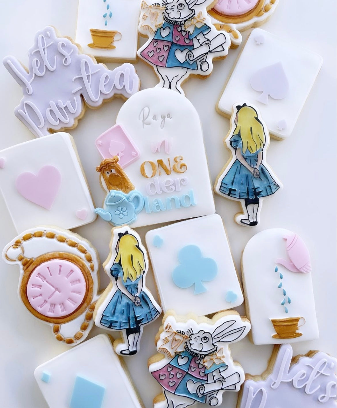 Wonderland Set of 9