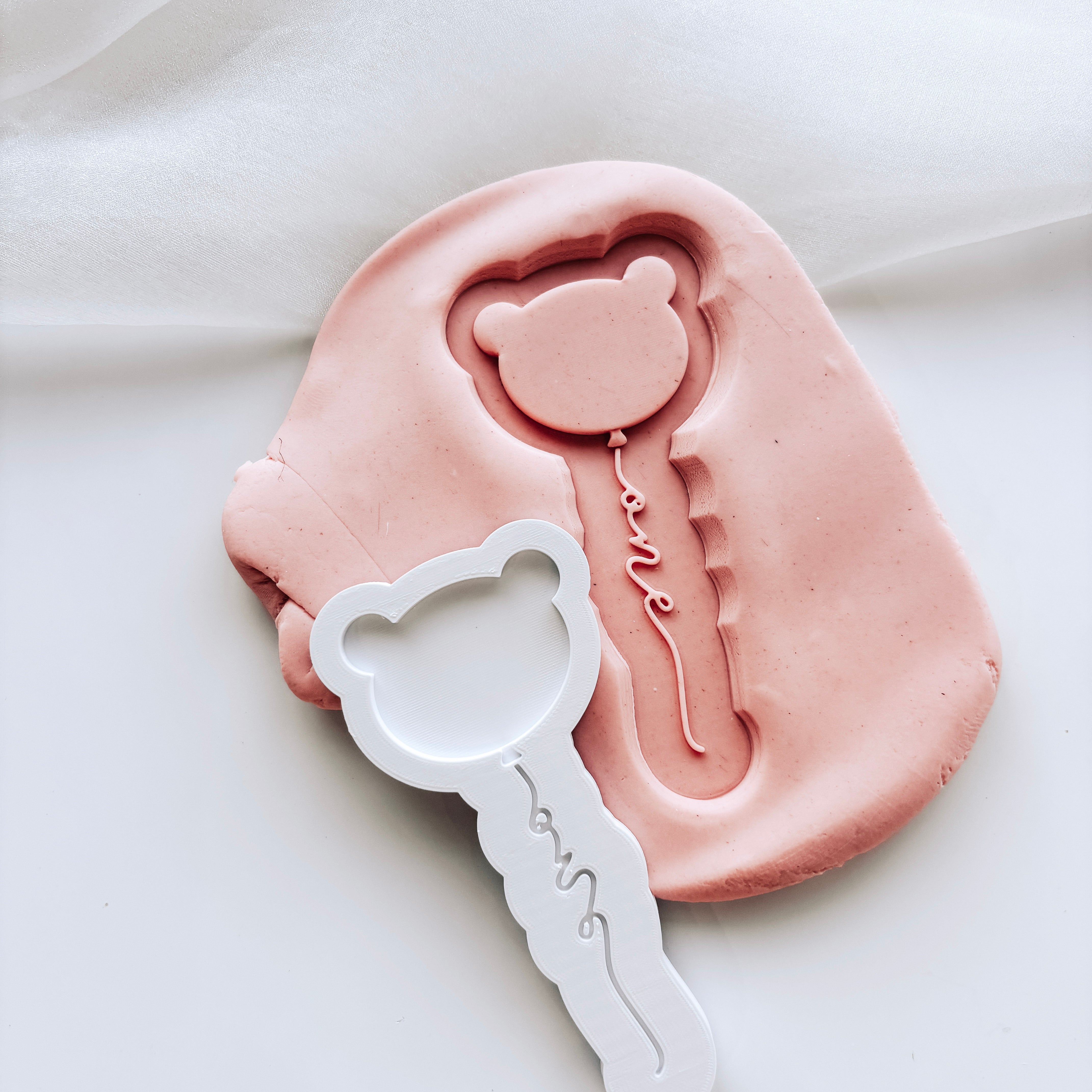 Bear balloon with ONE cursive string stamp & cutter