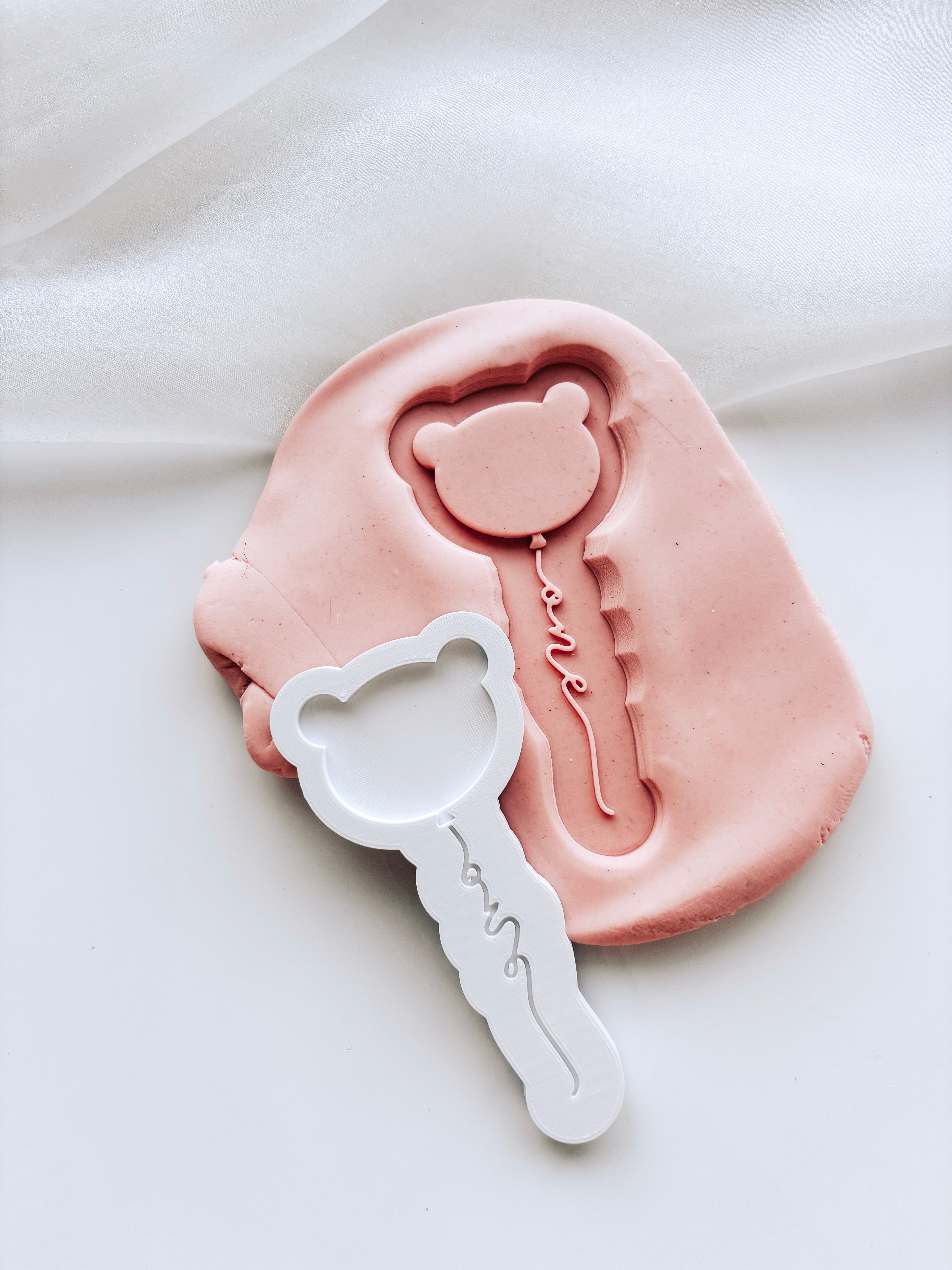 Bear balloon with ONE cursive string stamp & cutter