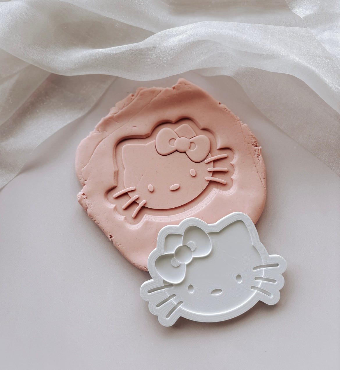 Simple Hello Kitty head stamp and cutter