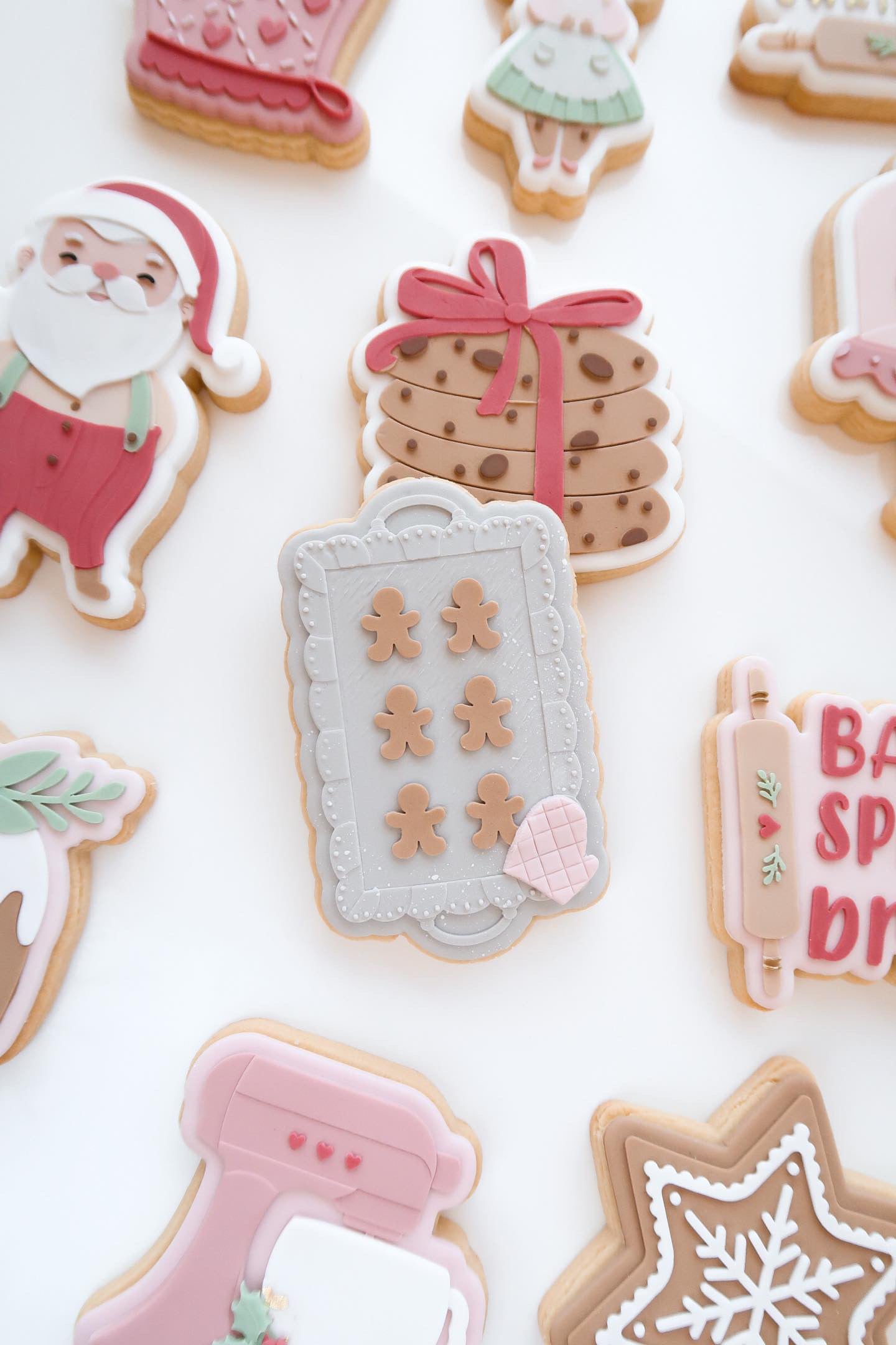 Tray of gingerbread men debosser and cutter– Boss Embossers