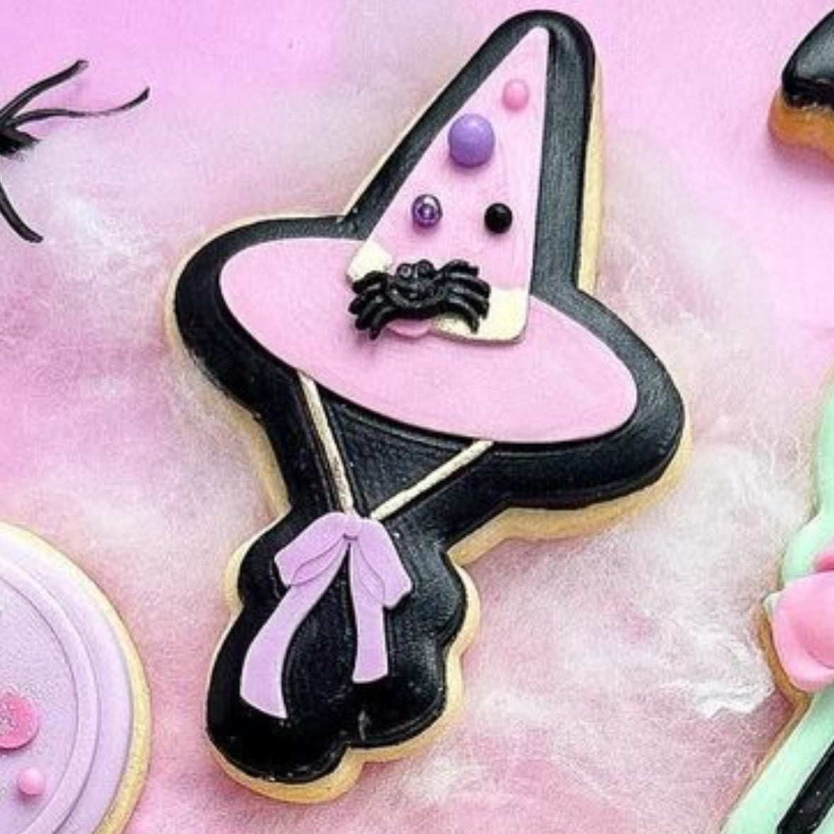 Witches hat with floppy bow debosser and cutter