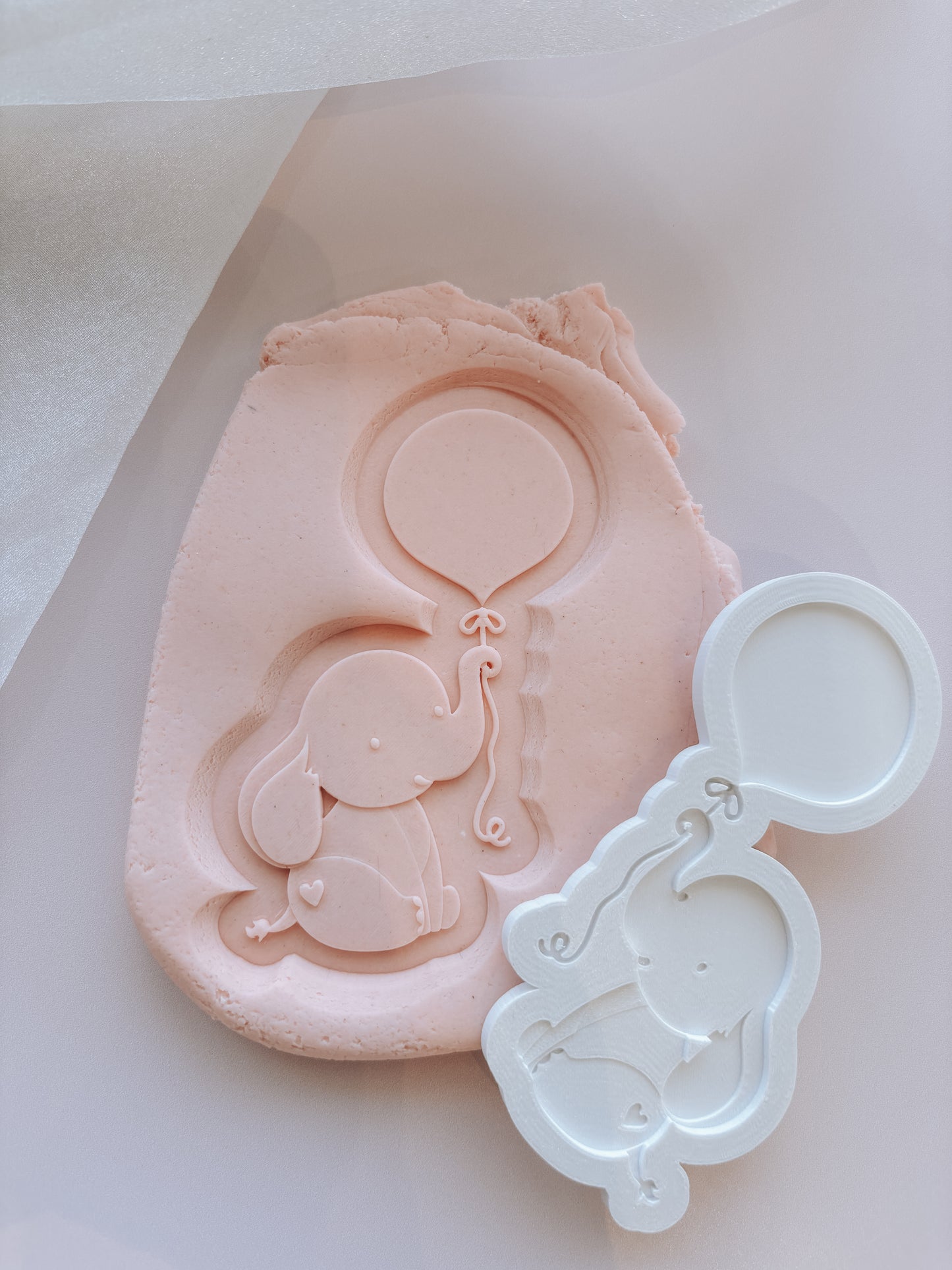 Sweet baby elephant with balloon stamp and cutter