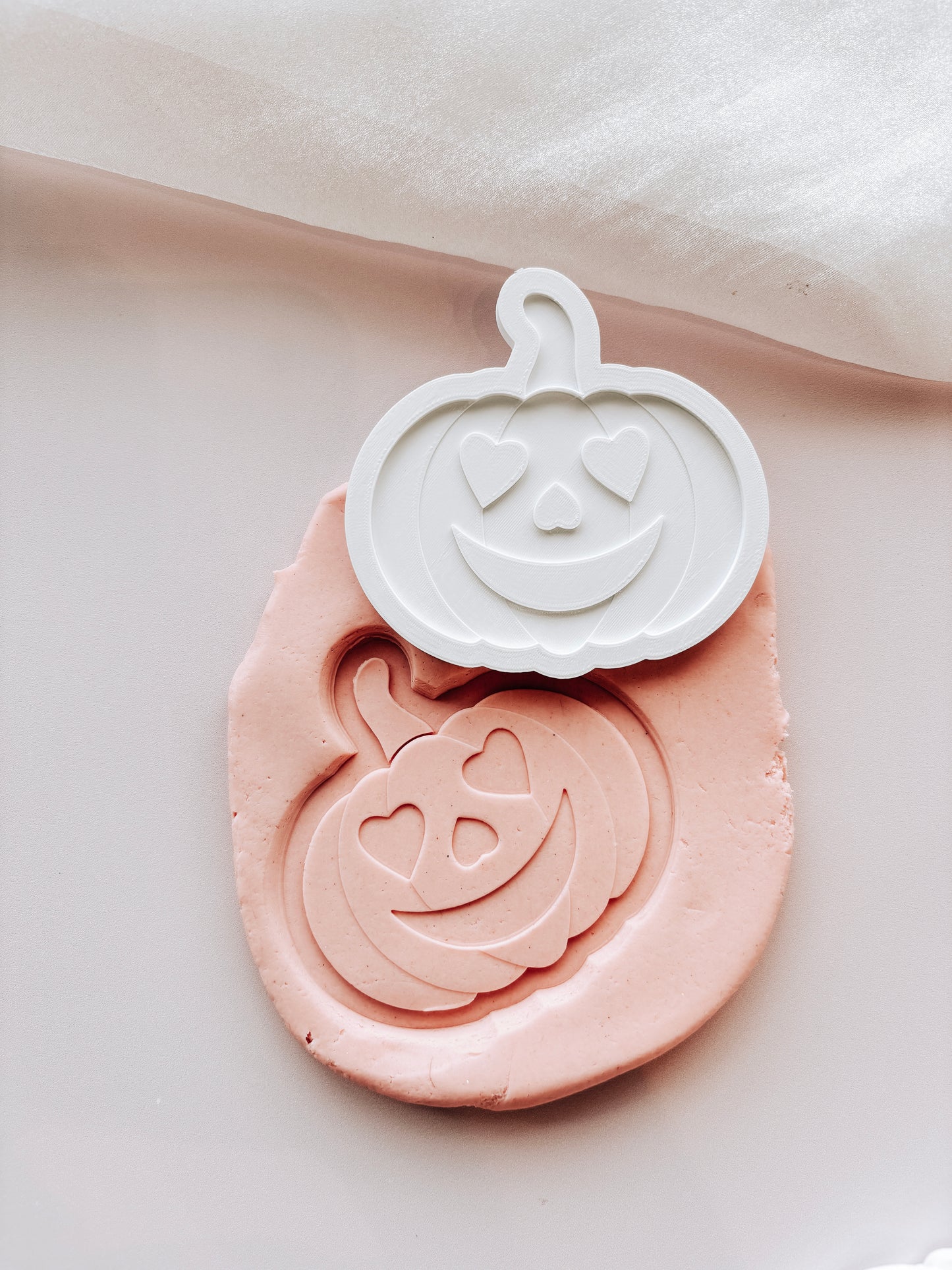 Cute Jack o lantern with heart eyes stamp and cutter