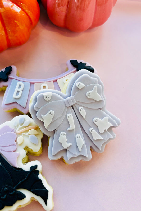 Cute ghost patterned bow stamp and cutter