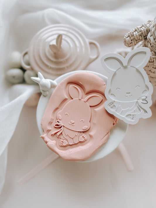 Easter bunny with bow & tilted head stamp and cutter