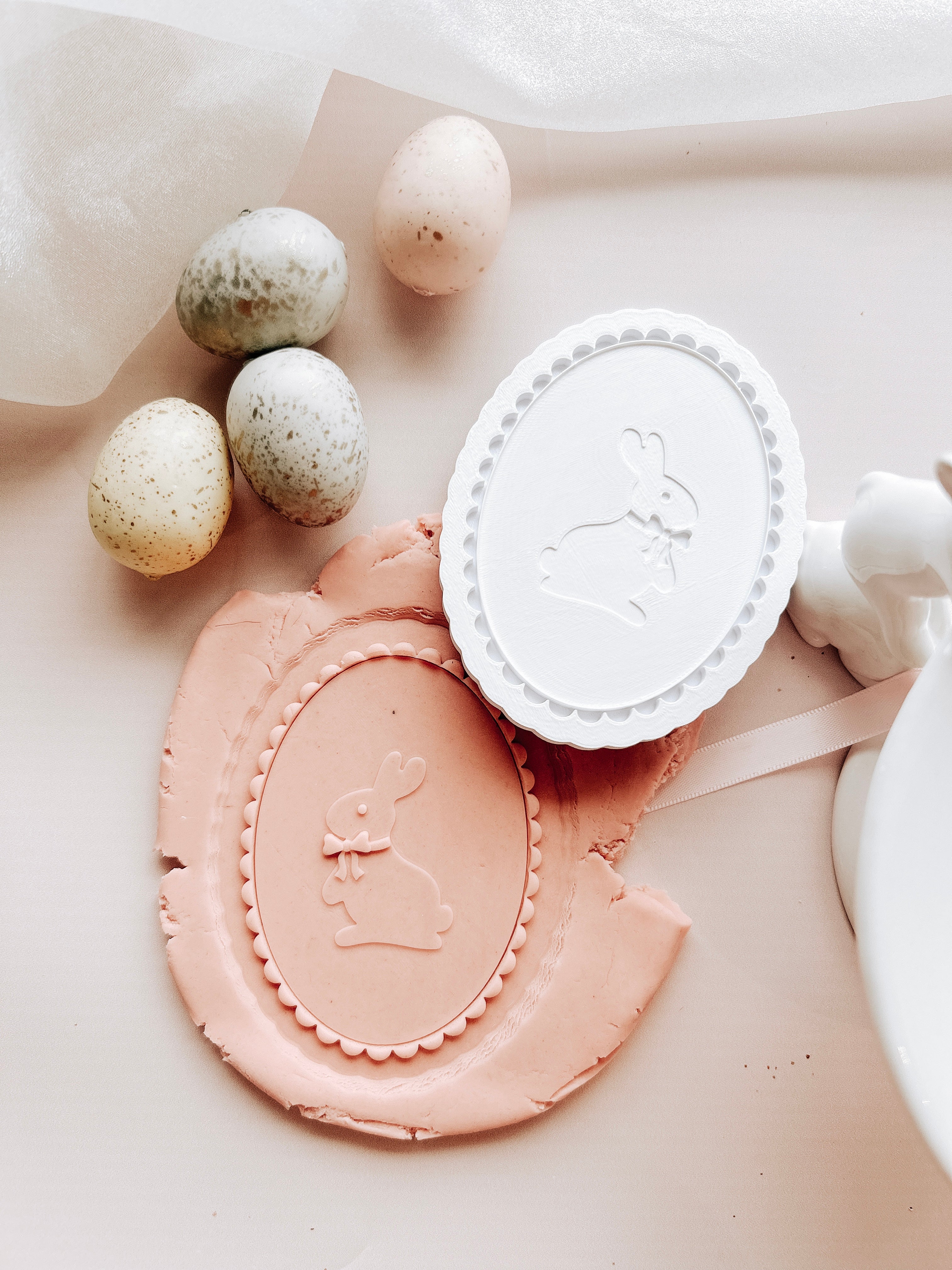 Boss Embossers Rabbit Vintage bunny in scalloped portrait debosser and cutter– Boss Embossers