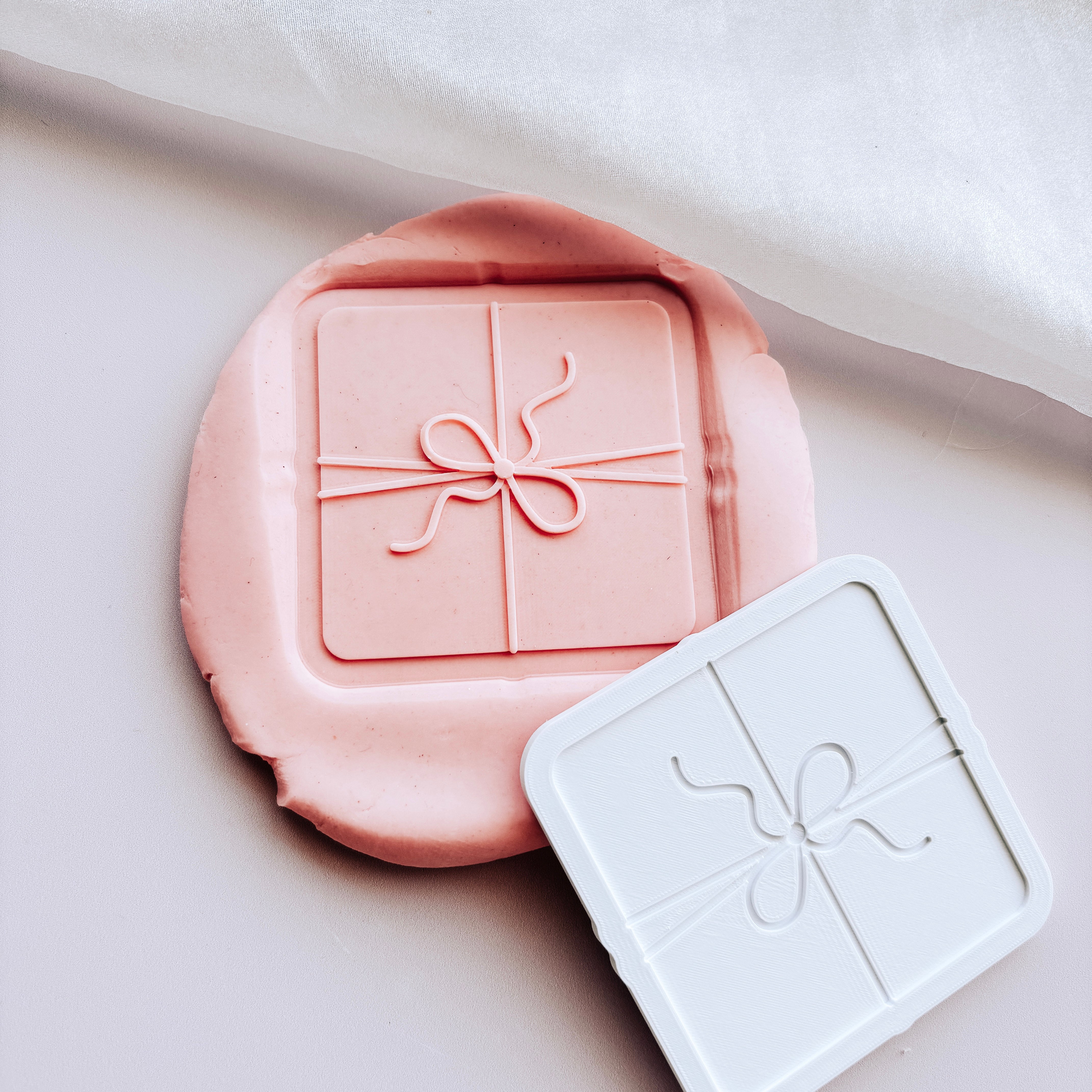Simple Christmas present with twine bow stamp and cutter
