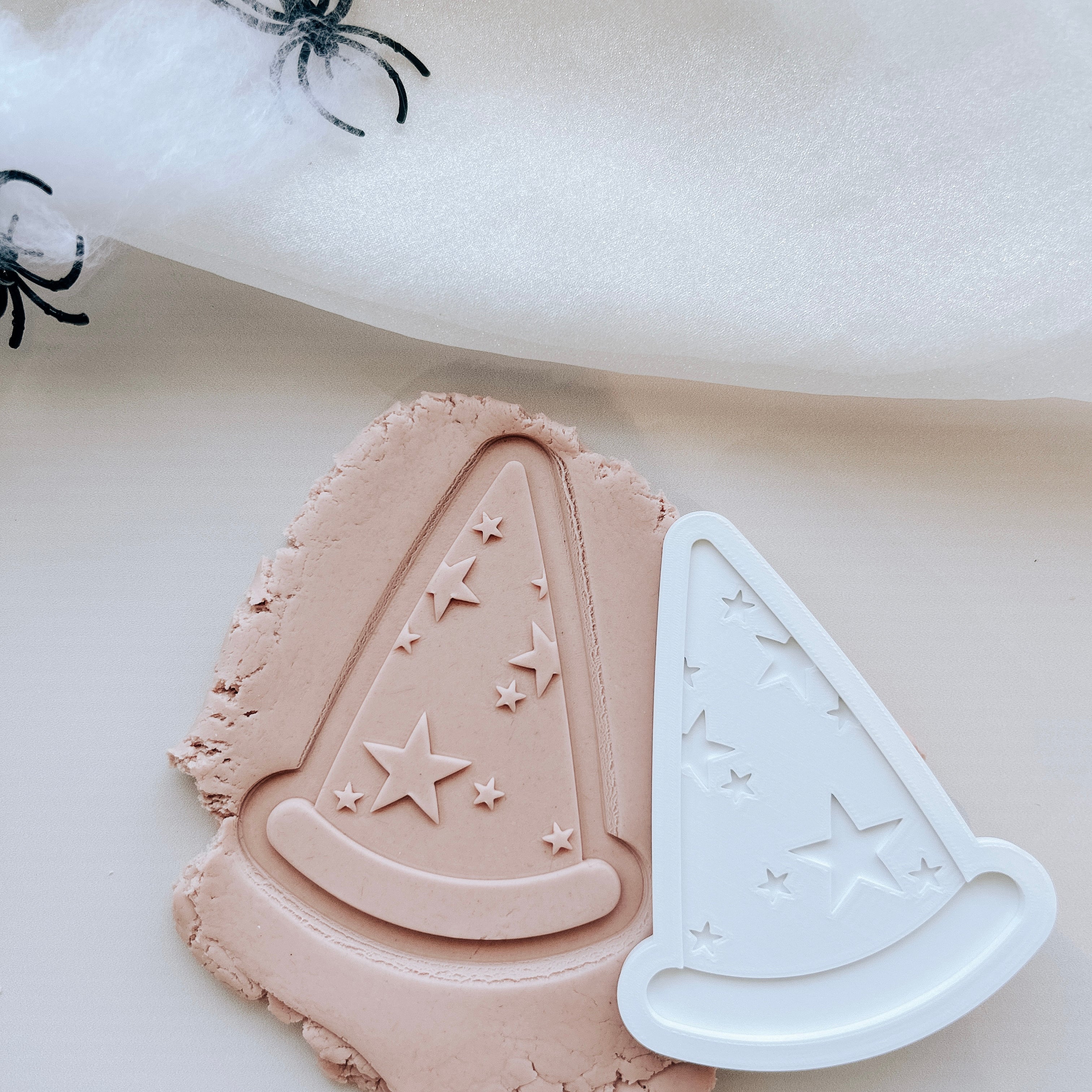 Cute witches hat with stars debosser and cutter