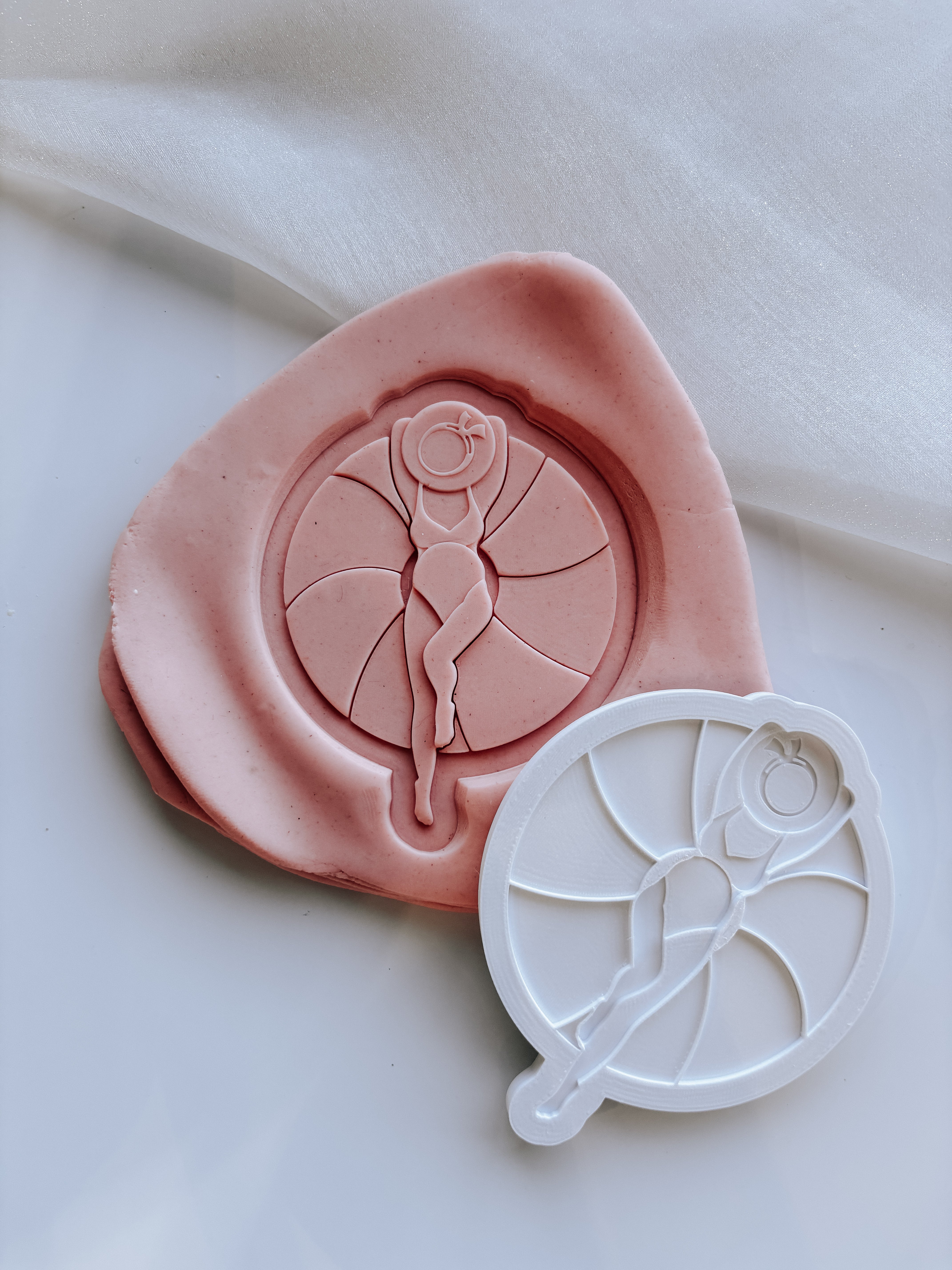 Mumma to be on pool floatie debosser and cutter