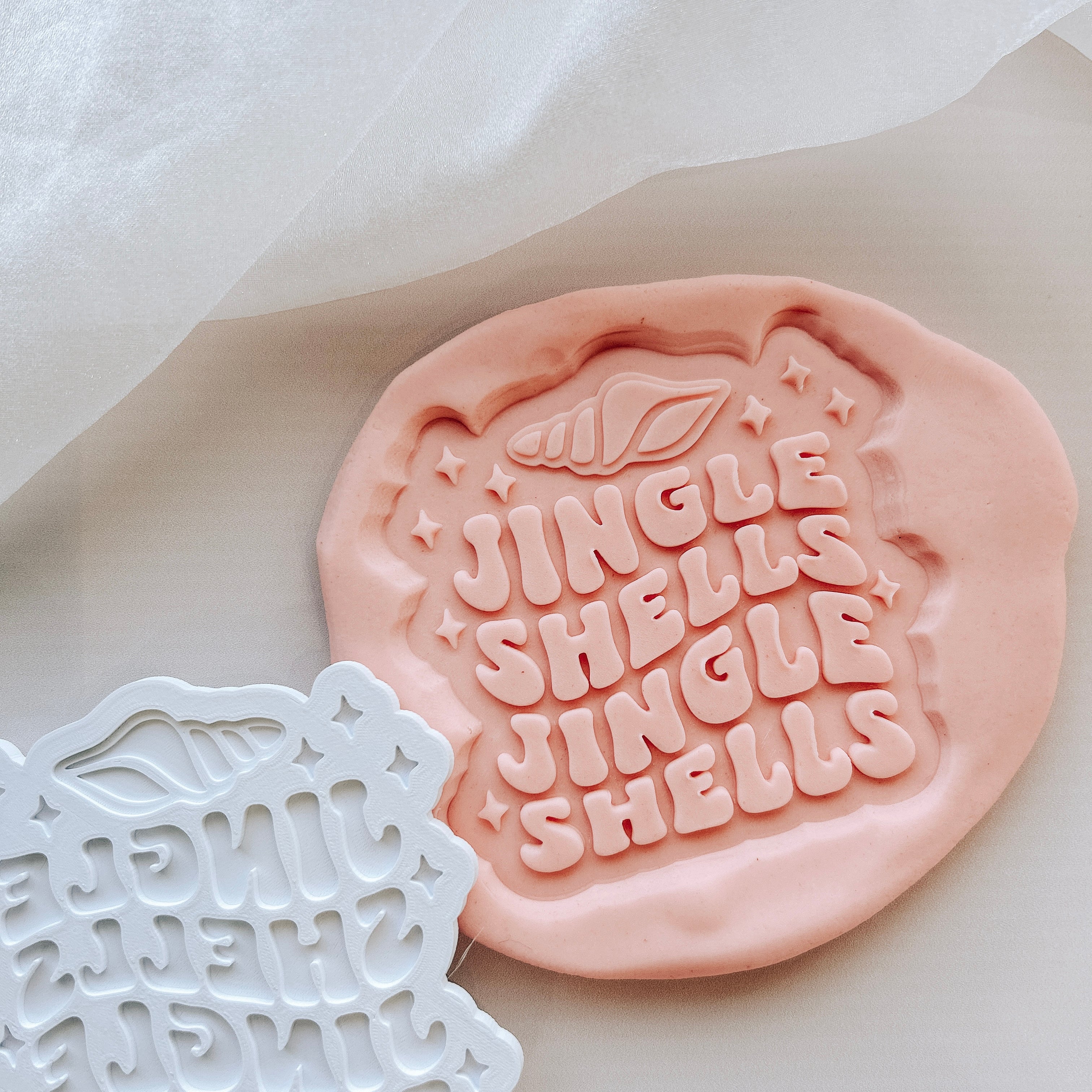 Tropical Christmas- Jingle Shells font debosser and cutter