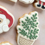 Simple Christmas tree in rattan basket stamp and cutter