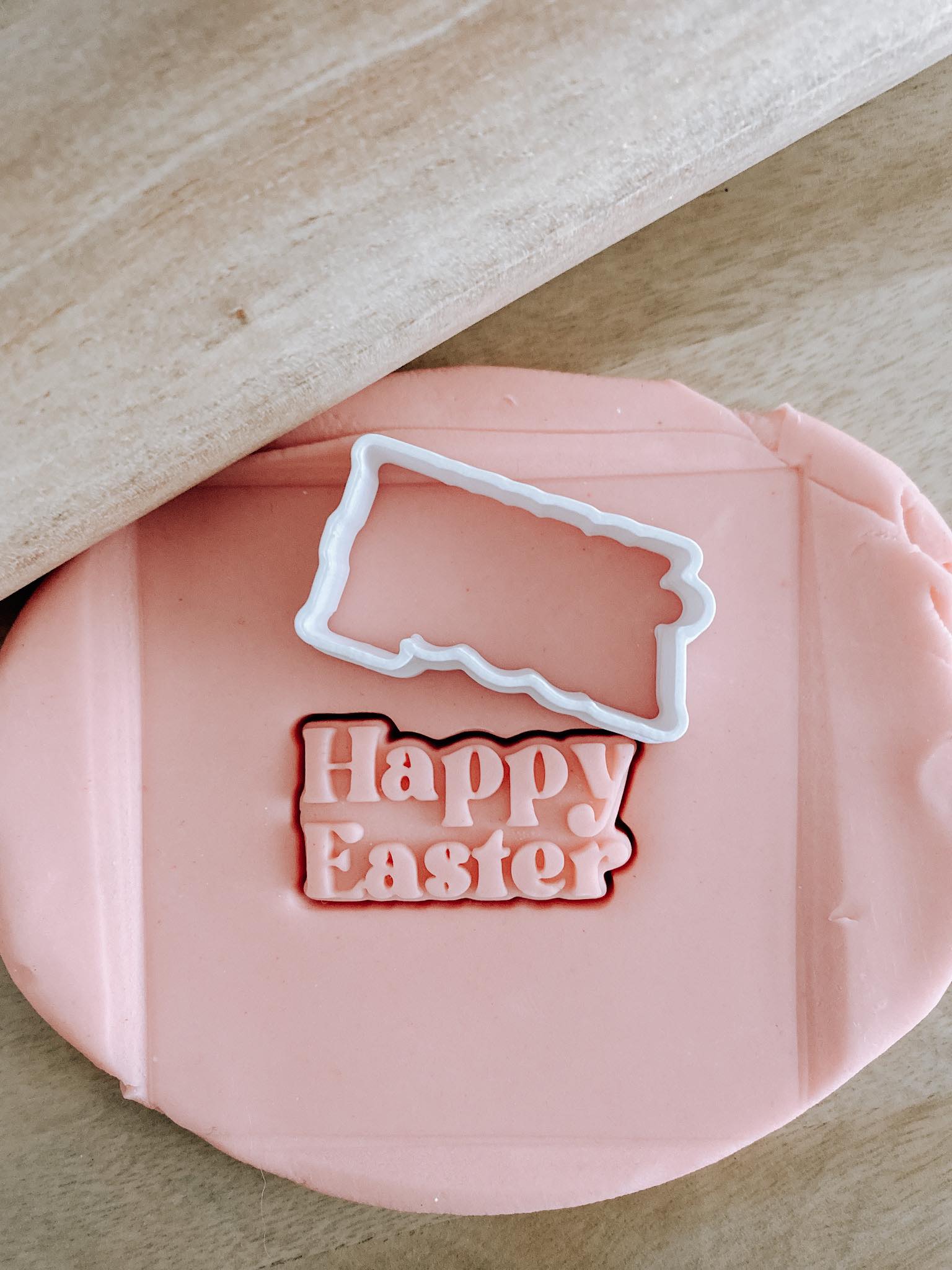 Mini ’Happy Easter’ retro font stamp and cutter