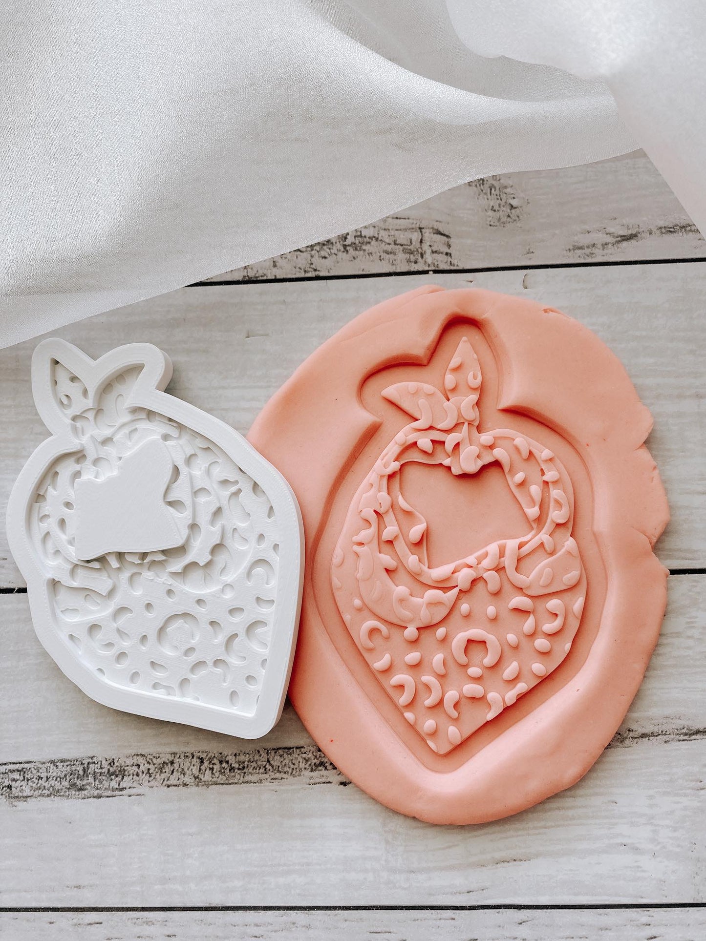 Dog mum- Bandana stamp and cutter