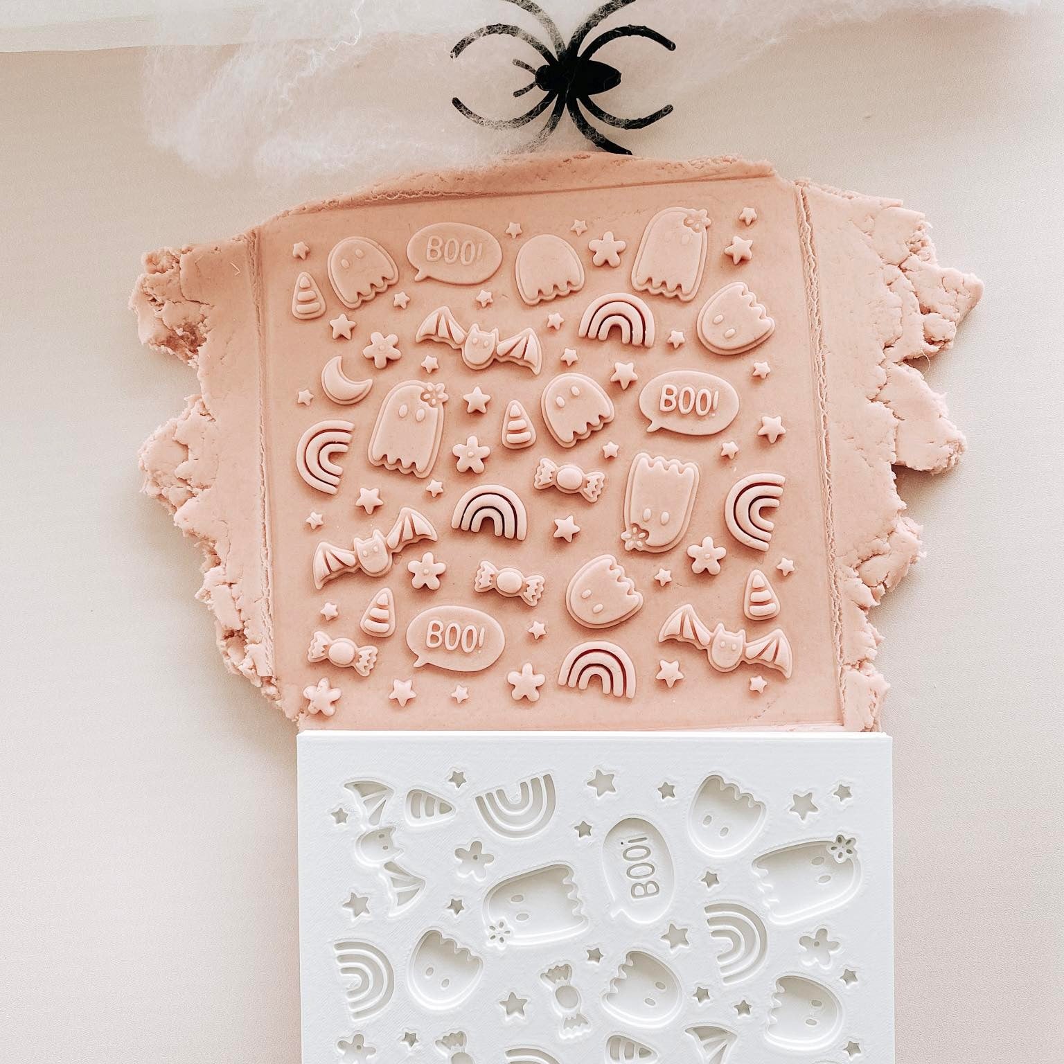 Candy pattern plate debosser