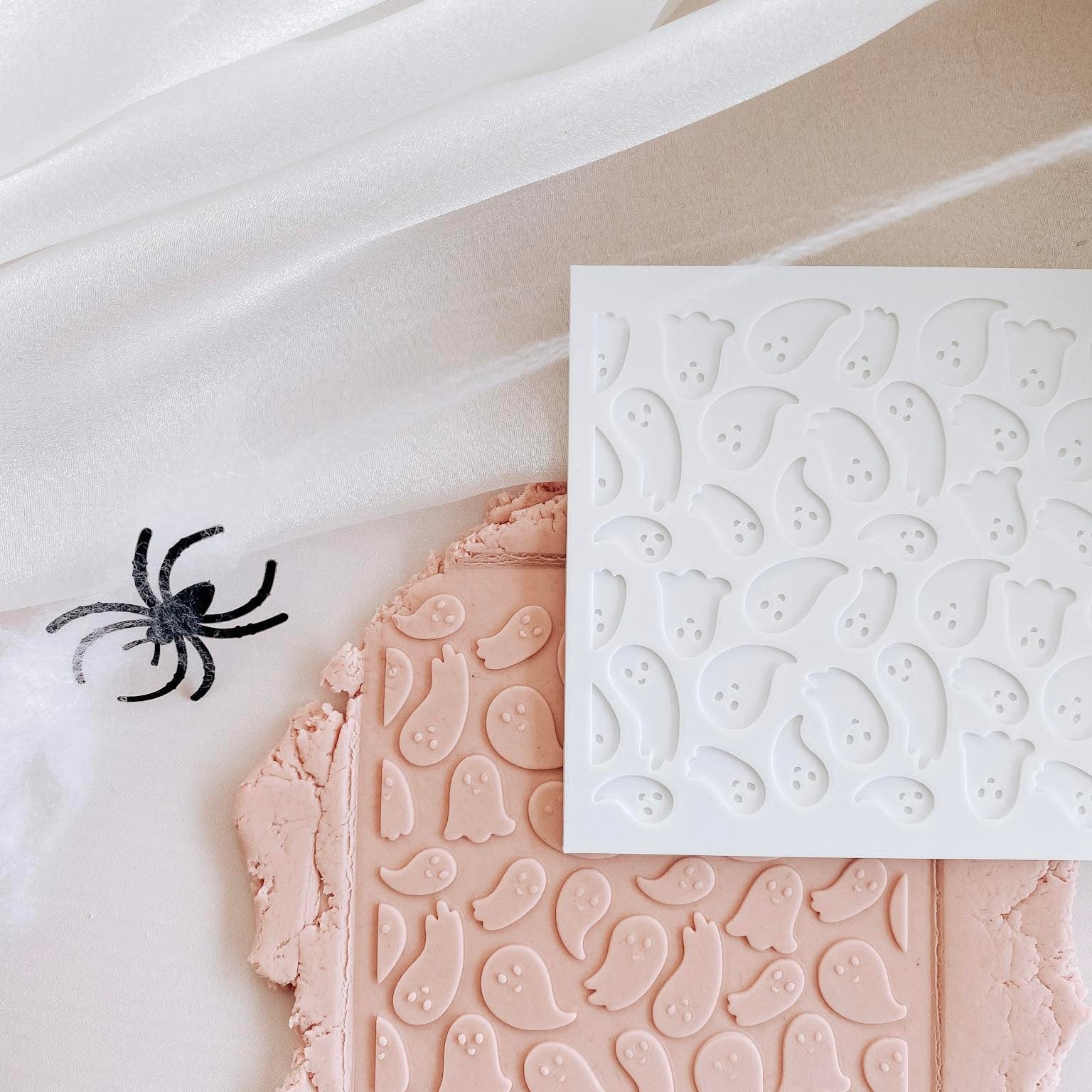 Ghost pattern plate debosser
