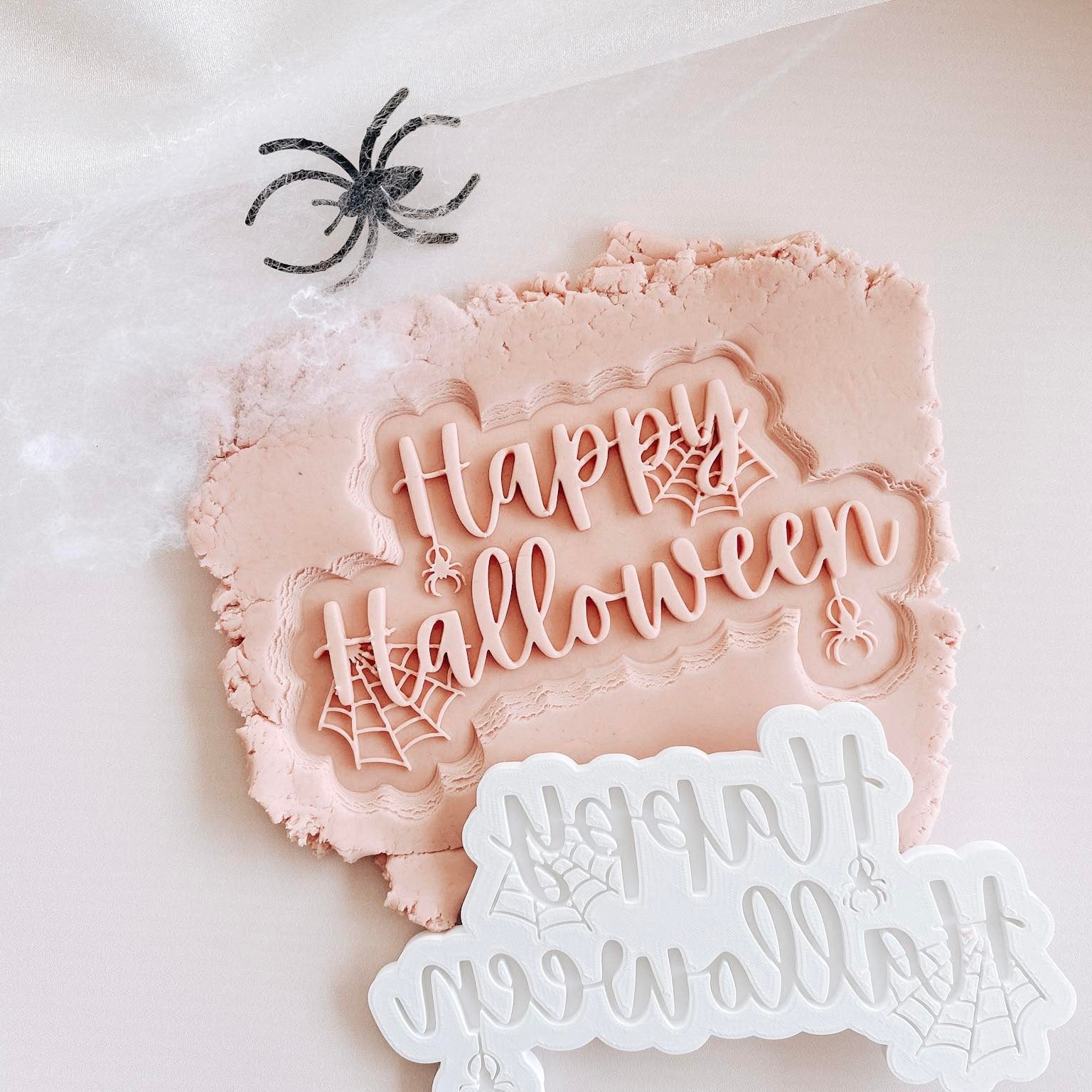 Webbed ’Happy Halloween’ stamp and cutter