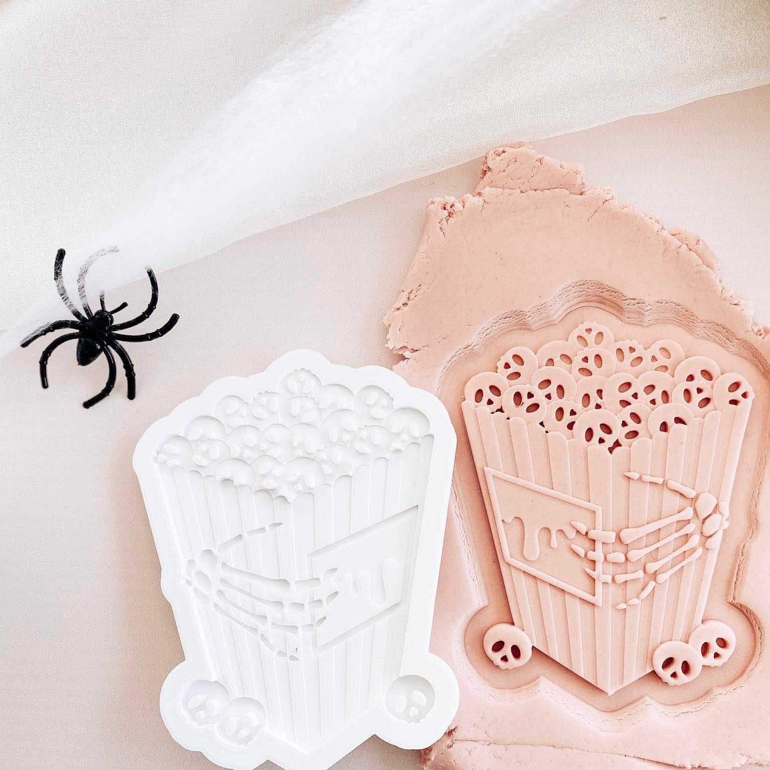 Skull popcorn debosser and cutter