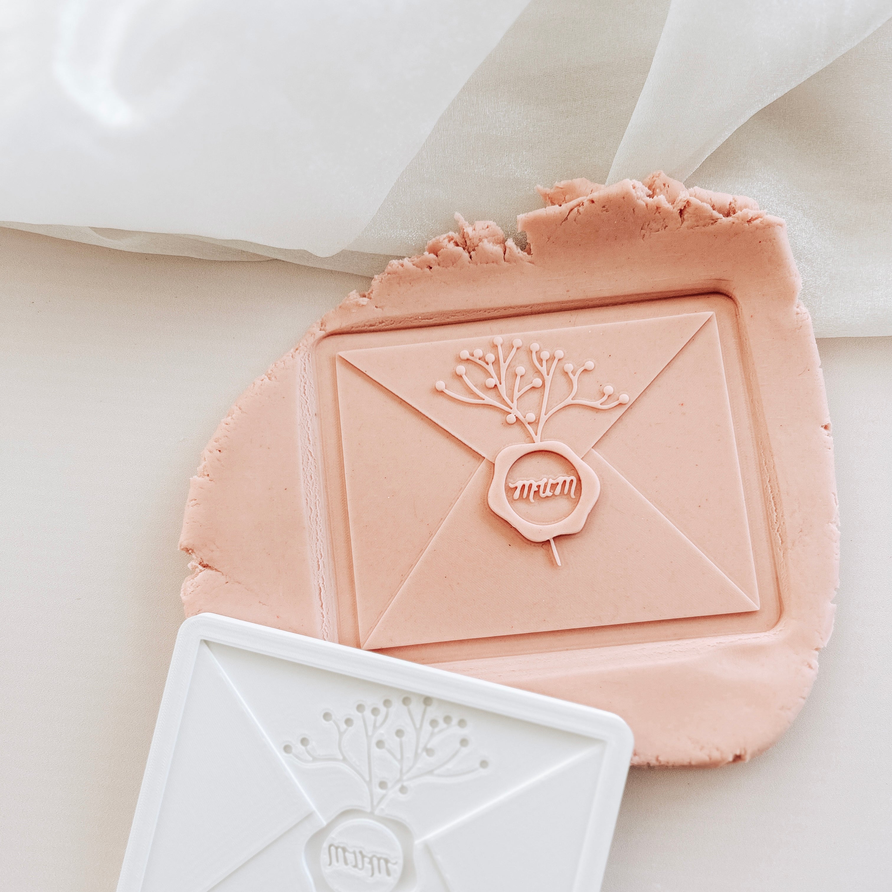 MUM- Elegant Mother’s Day letter/ envelope with baby’s breath and wax seal debosser and cutter