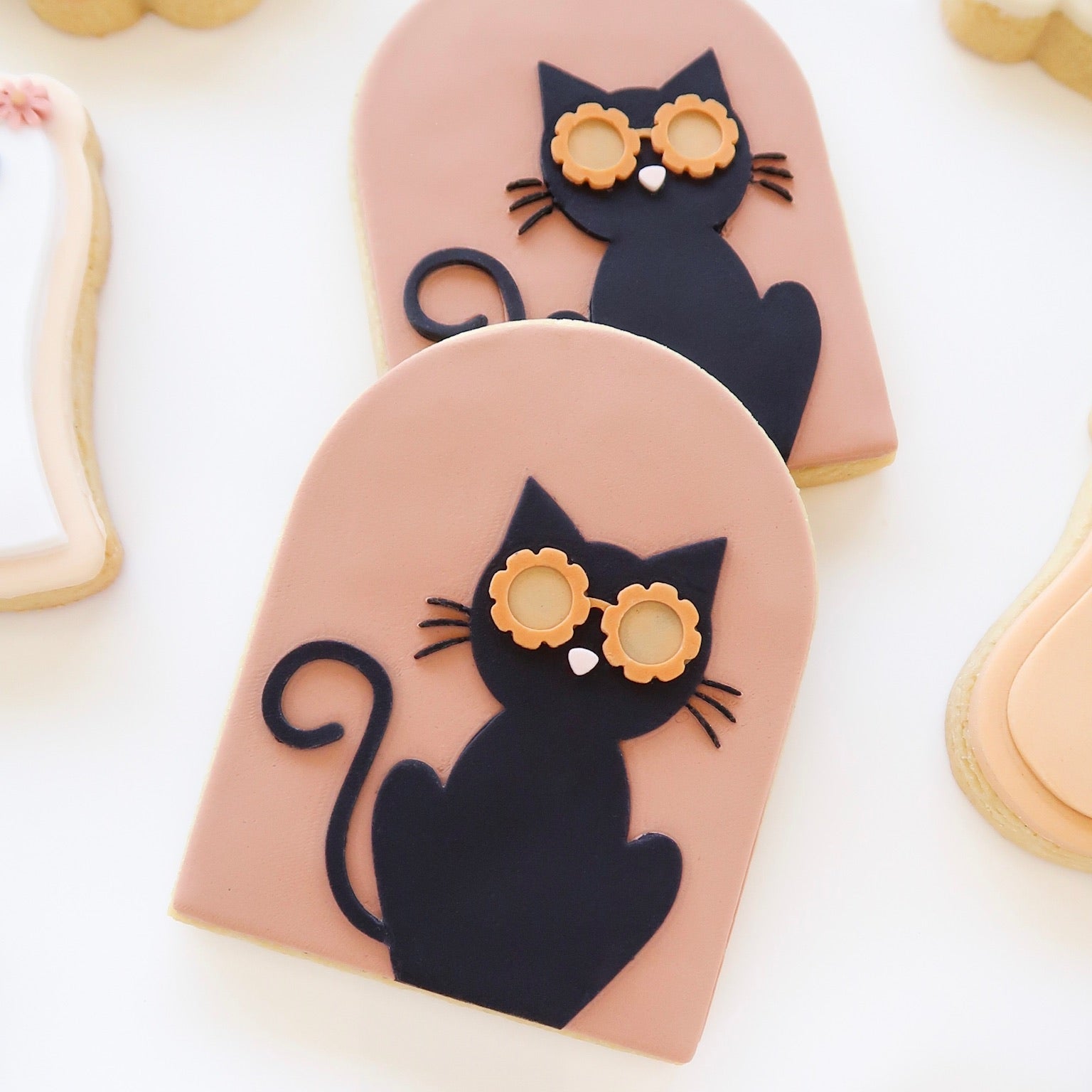 Groovy Cat in Arch debosser and cutter