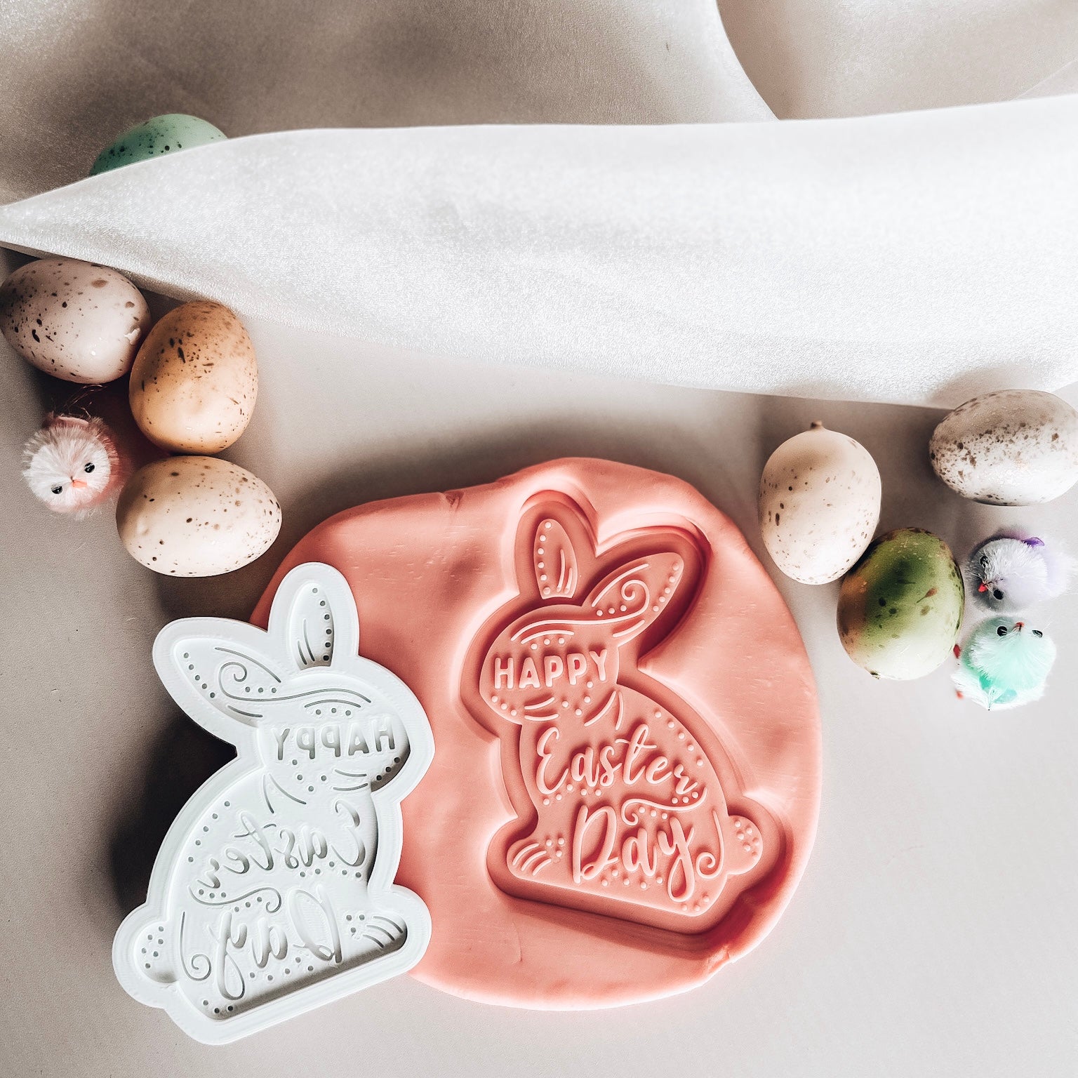 Detailed “Happy Easter Day” sweet bunny debosser and cutter