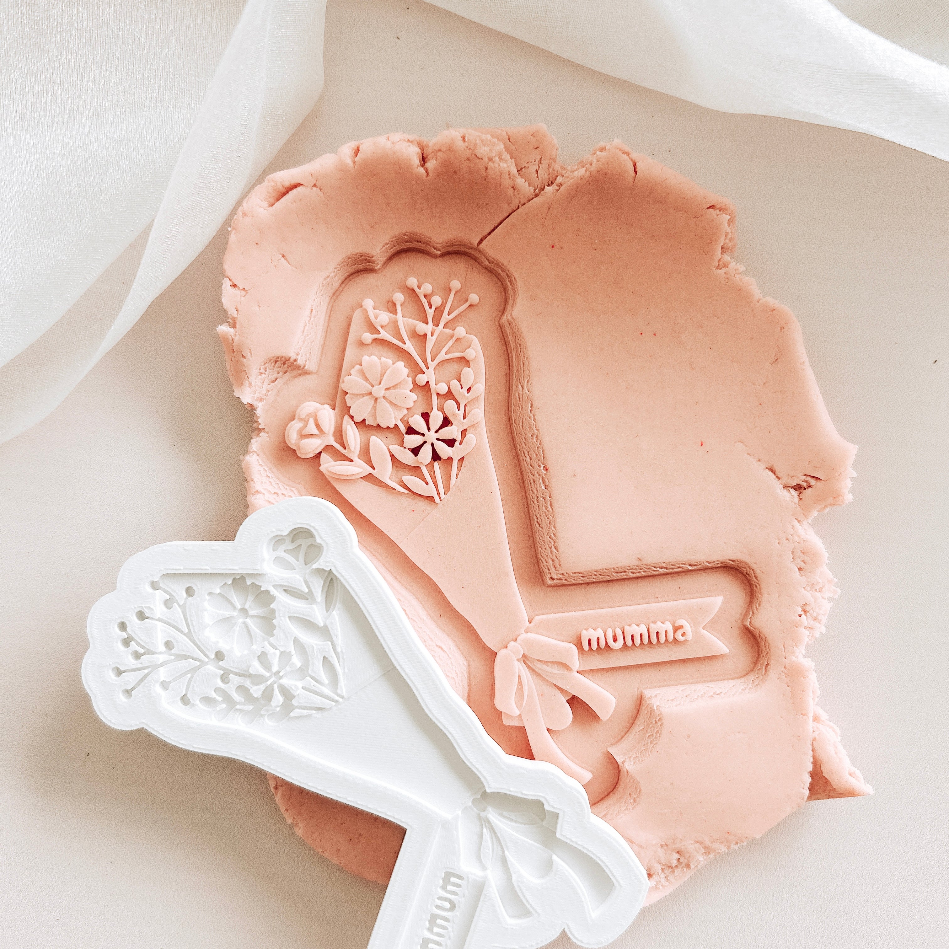 Mother’s Day bouquet debosser and cutter