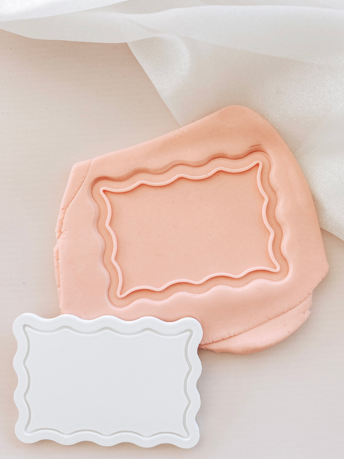 Rectangular wavy boarder pop debosser Boss Embossers