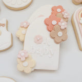 Oh baby groovy arch and cutter