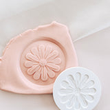 Round classic daisy debosser