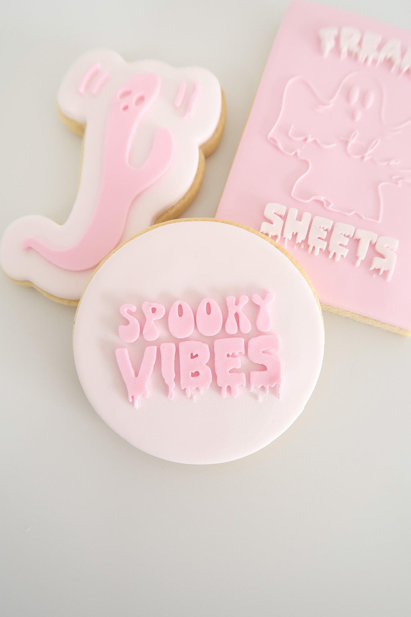 Spooky vibes set of 2 stamp and cutter