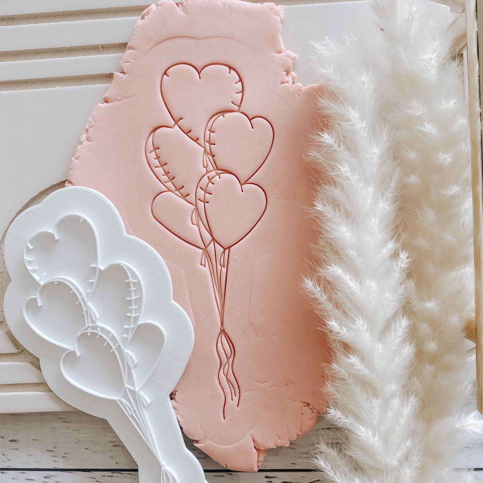 Heart bunch of balloons stamp and cutter